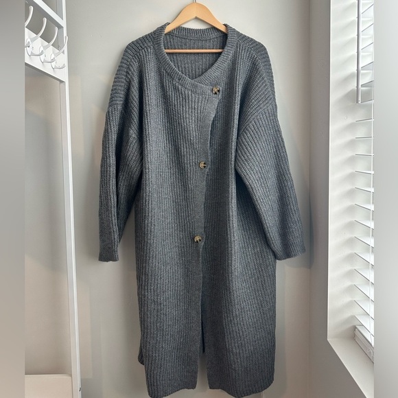 Commense Gray Cardigan - Picture 1 of 4